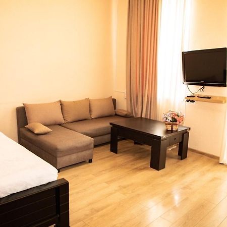 Natali Hotel Tbilisi Ngoại thất bức ảnh