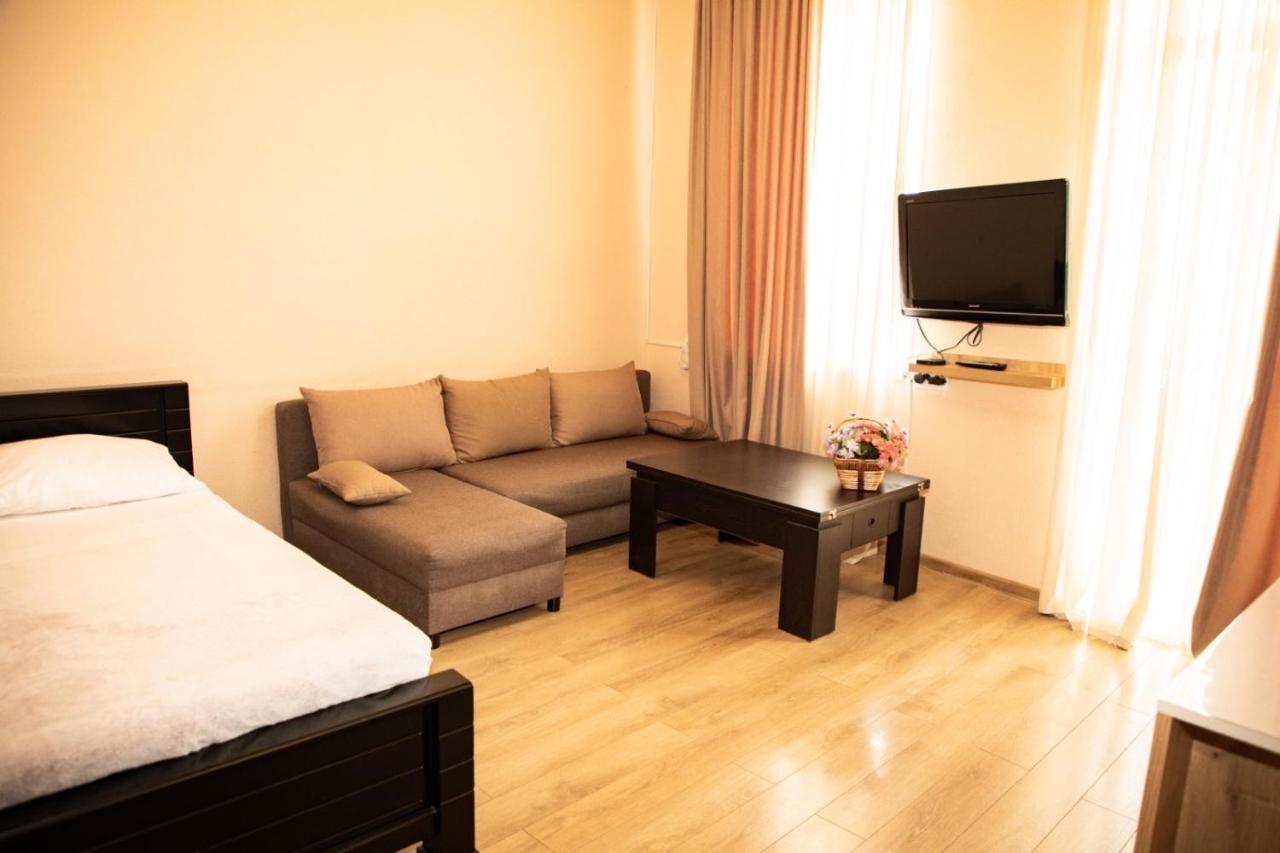 Natali Hotel Tbilisi Ngoại thất bức ảnh